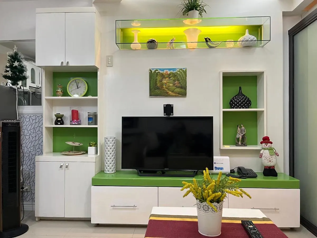 Joling'S Crib 2 Wid Netflix And Strong Wifi And With A Small Veranda And Facing Amenities Davao City Filippijnen